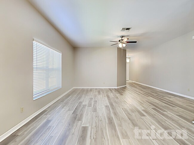 Building Photo - 443 Sandestin Dr SE