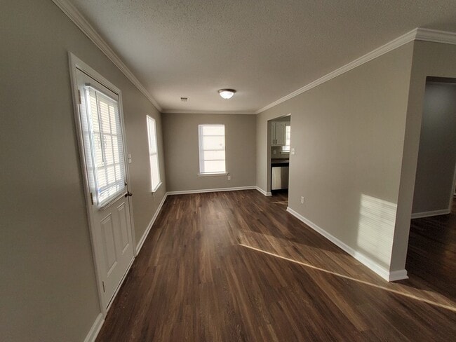 Building Photo - 4113 Wagon Wheel Dr