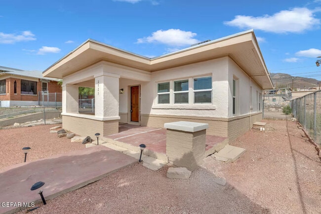 Building Photo - 2723 Grant Ave