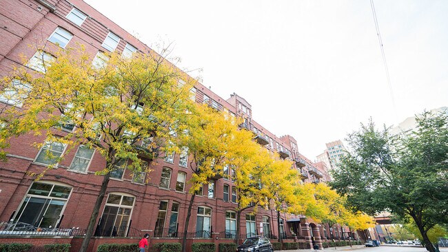 Foto del edificio - 550 N Kingsbury St