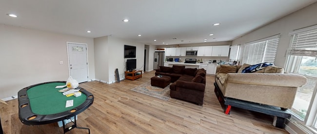 Building Photo - 5779 Mary Ln Dr