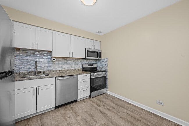 Building Photo - 715 Falcon Dr