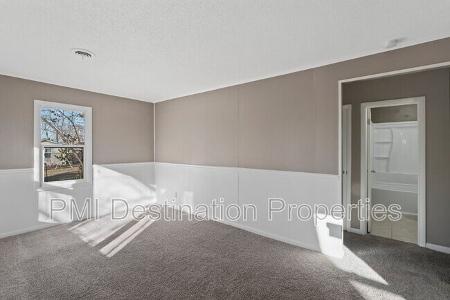 Building Photo - 33900 W 84th St