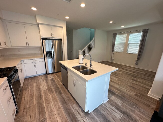 Building Photo - 2523 Verna Dr