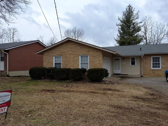 Building Photo - Beautiful Cozy 3 Bed, 2 Bath House located in the heart of Elizabethtown