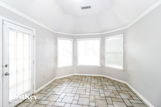 Building Photo - 726 Silver Sands Dr