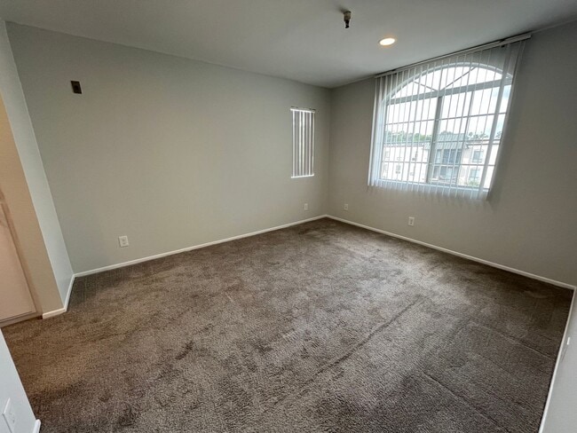 Interior Photo - 4378 Sepulveda Blvd