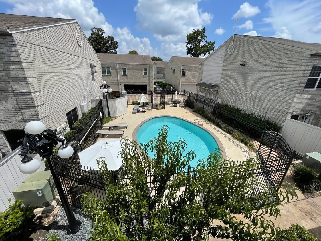 Foto principal - 3800 Tanglewilde St