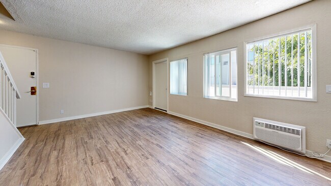 Interior Photo - Rosebeach