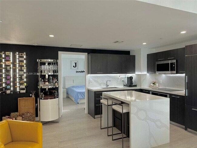 Foto del edificio - 45 SW 9th St