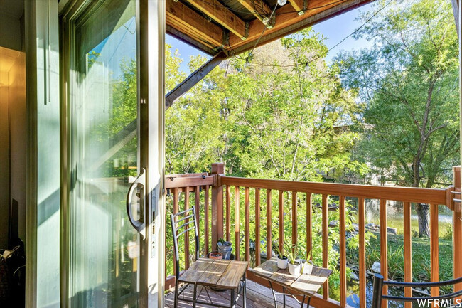 Balcony - 5550 S Willow Ln