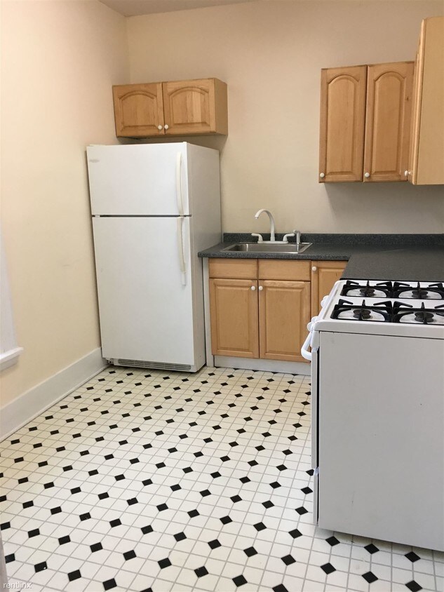 Primary Photo - 1517 Plainfield Ave NE