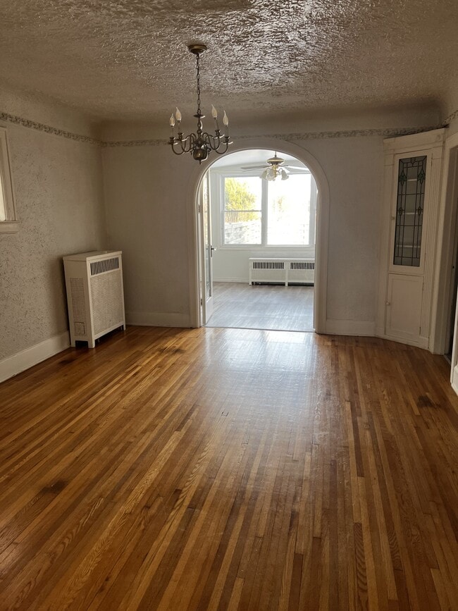 Photo du bâtiment - 1166 Victoria Av