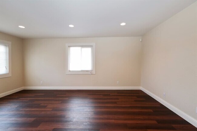 Foto del edificio - 2242 Nottingham Dr