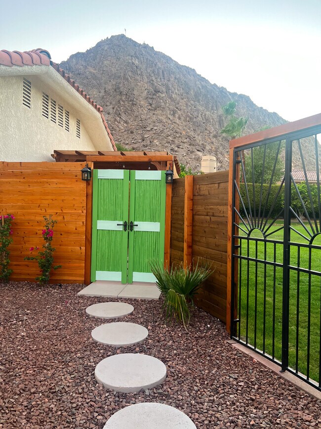 Foto del edificio - 78390 Cameo Dunes Pl