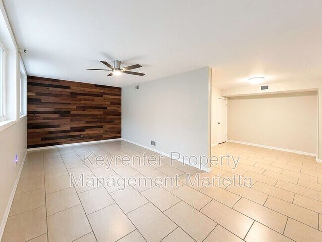 Foto del edificio - 3720 Lake Dr SE