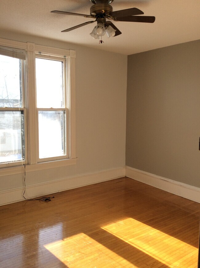 Foto del edificio - 3254 Harriet Ave