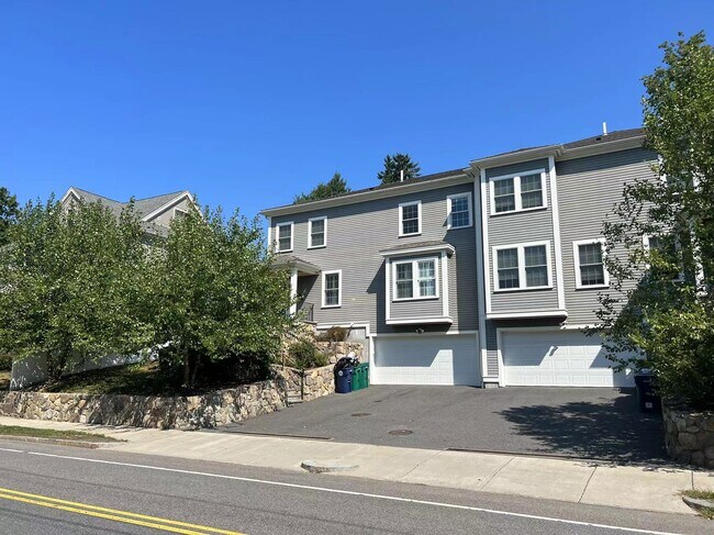 Building Photo - 241 Elliot St