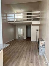 Building Photo - 616 Veteran Ave