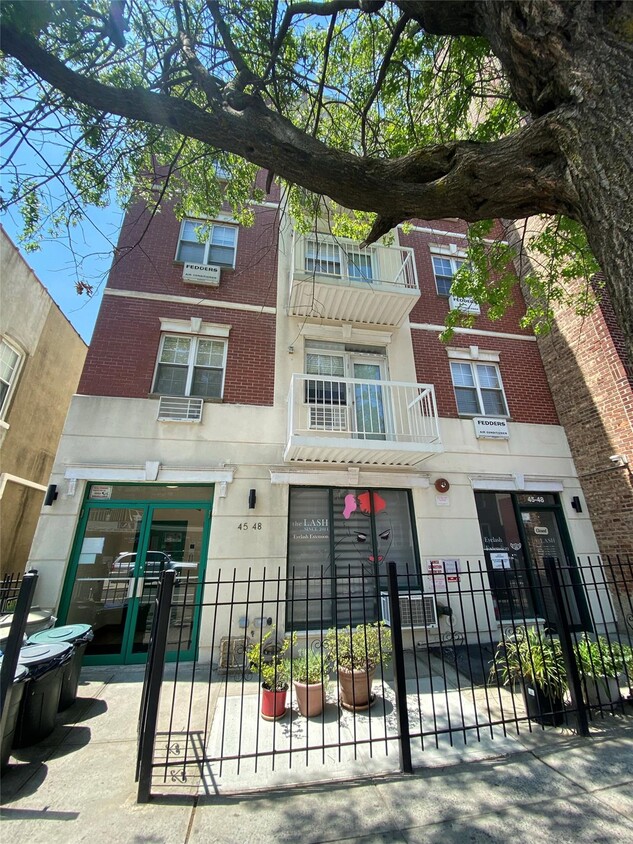 Foto principal - 45-48-48 47th St