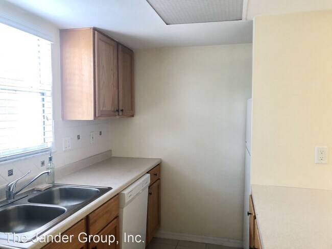 Foto del edificio - 2 br, 1 bath House - 3483 Fairway Lane