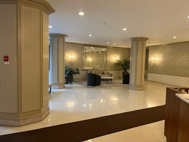 área del vestíbulo - 1600 Hagys Ford Rd N