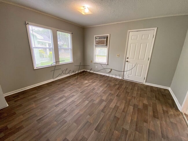Building Photo - Affordable 2BR Home with 1.5 Baths – $795/...