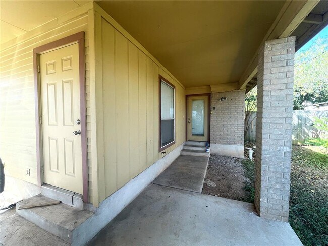 Foto del edificio - 3617 Leafield Dr