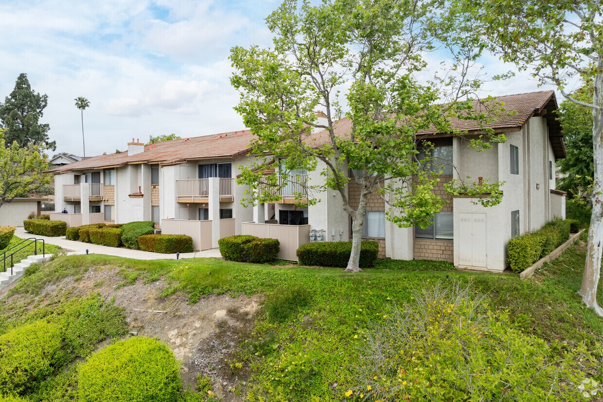 PRimary - 901 Golden Springs Dr