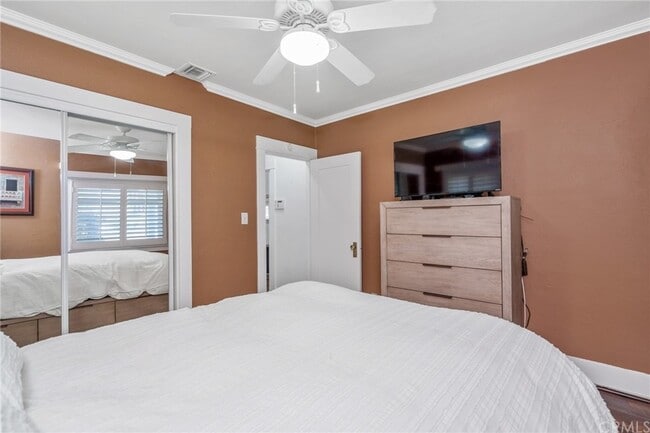 Foto del edificio - 926 N San Gabriel Ave