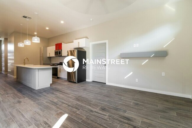 Foto del edificio - 4 Bedroom Pet-Friendly Home in Oklahoma City, OK with Main Street Renewal