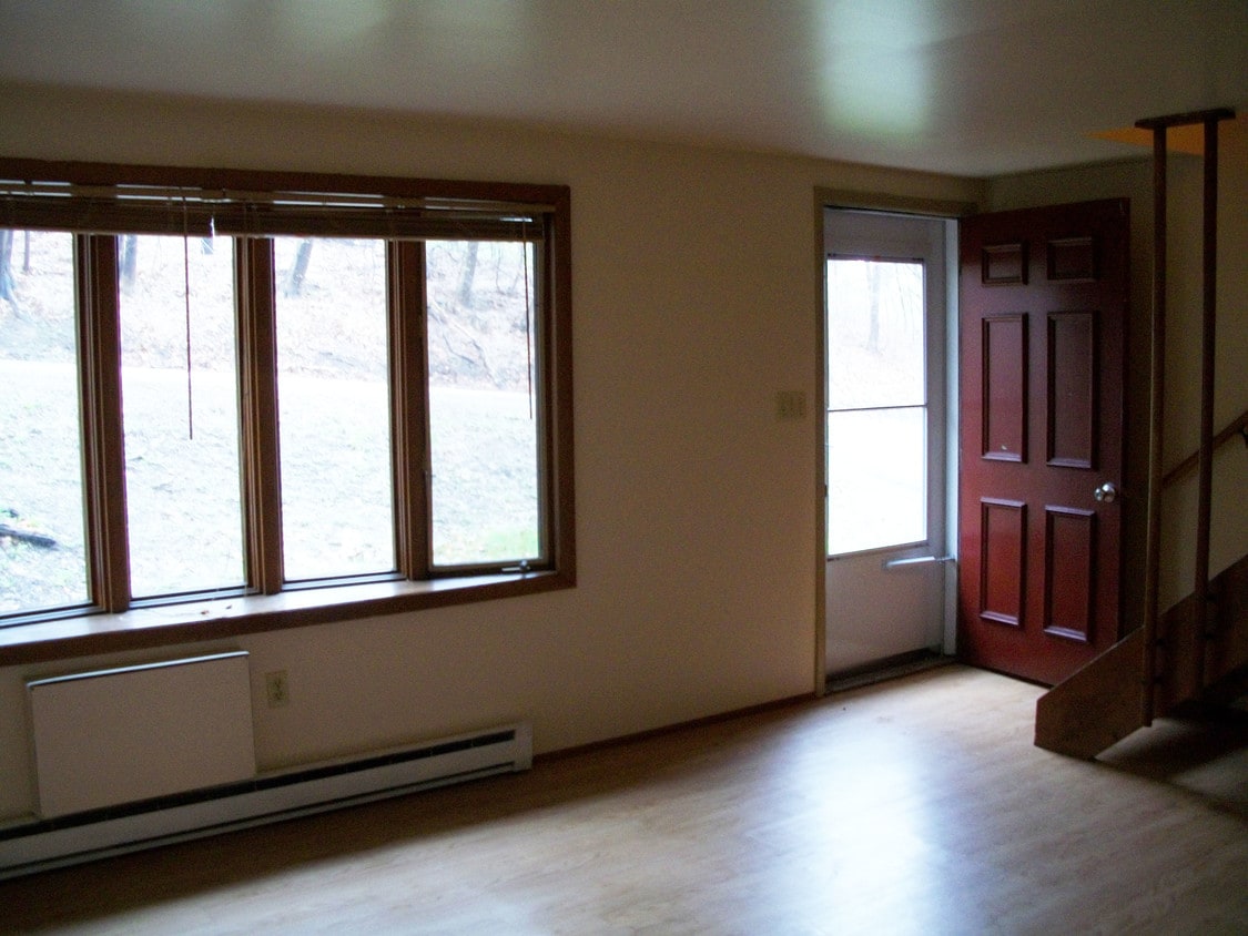 498 Mercer Rd, Butler, PA 16001 Townhome Rentals in Butler PA