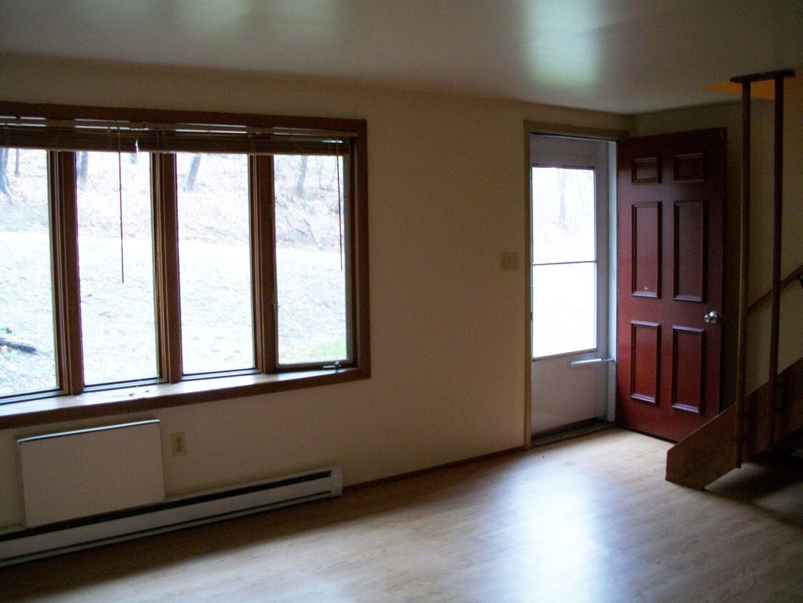 498 Mercer Rd, Butler, PA 16001 Townhome Rentals in Butler PA