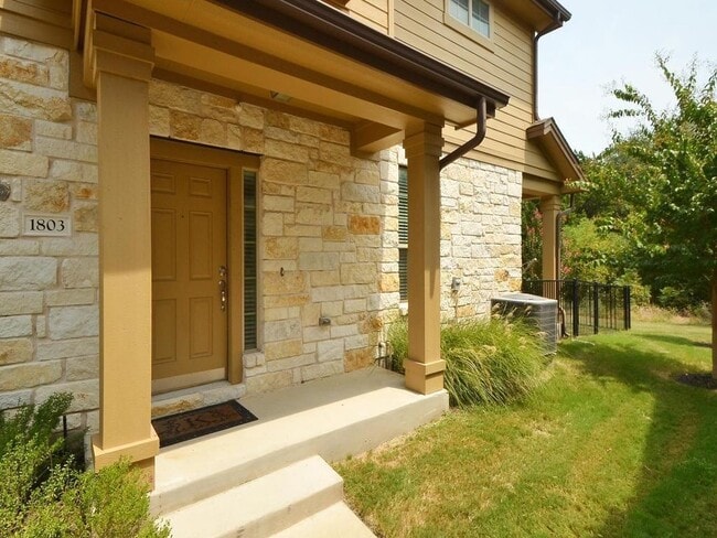 Building Photo - 1310 W Parmer Ln