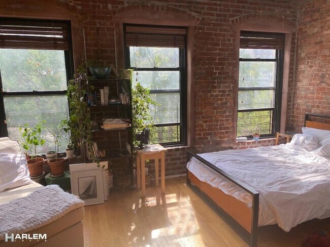Foto del edificio - 246 W 132nd St