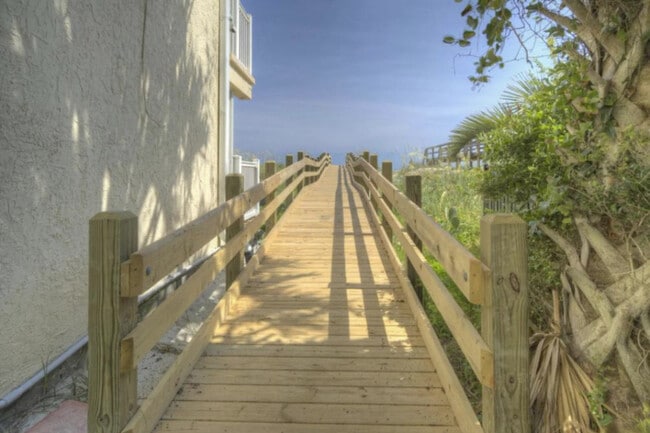 Foto del edificio - 122 Camrose Wy