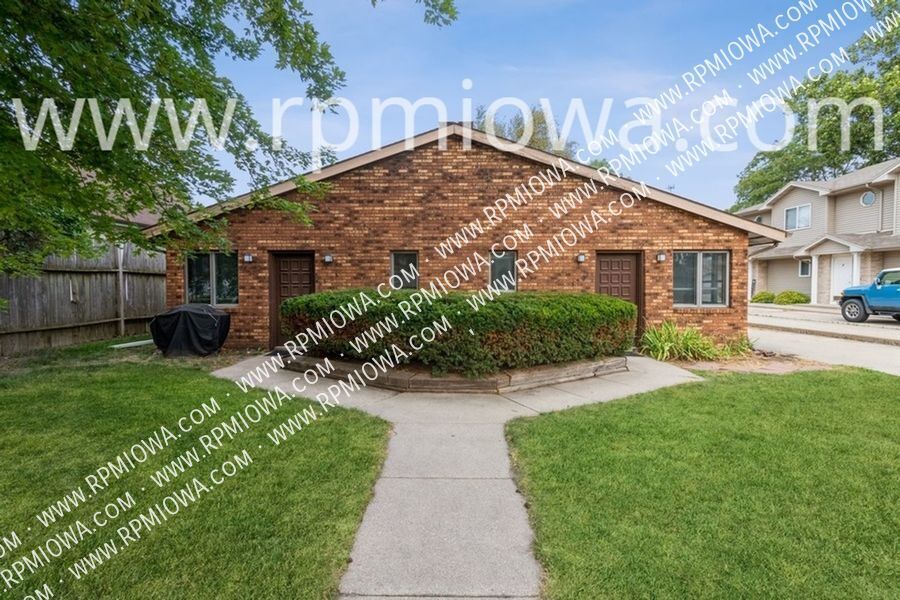 Primary Photo - AFFORDABLE DUPLEX FOR IMMEDIATE MOVE-IN!! ...