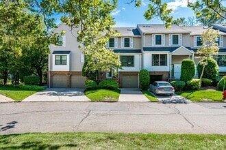 Building Photo - 3902 Springbrook Dr