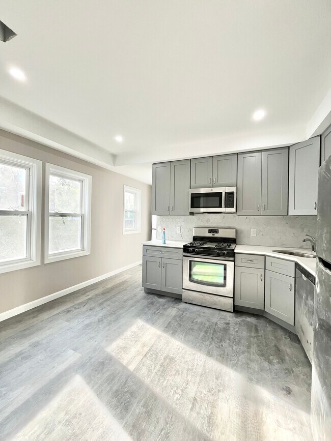 Building Photo - 16 Long Ave