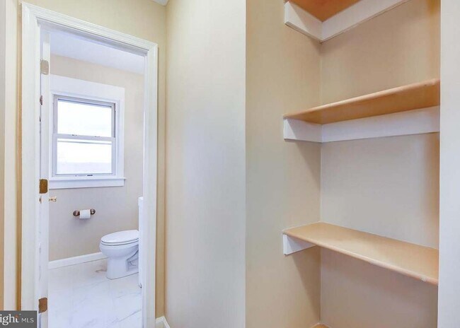 Building Photo - 924-947 47th St NE