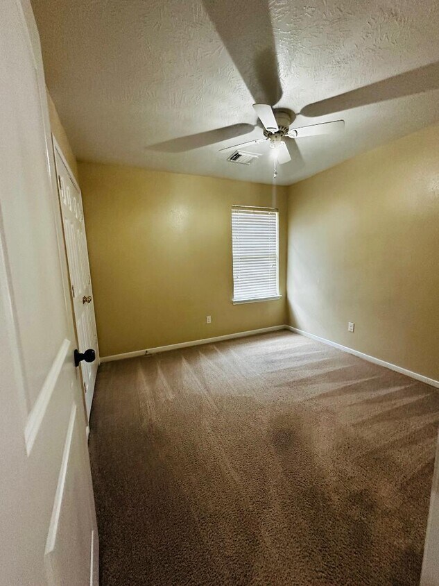 Foto principal - 6946 Paris St