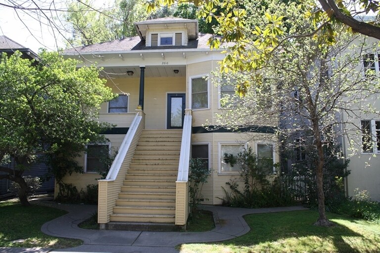 Primary Photo - Midtown Triplex