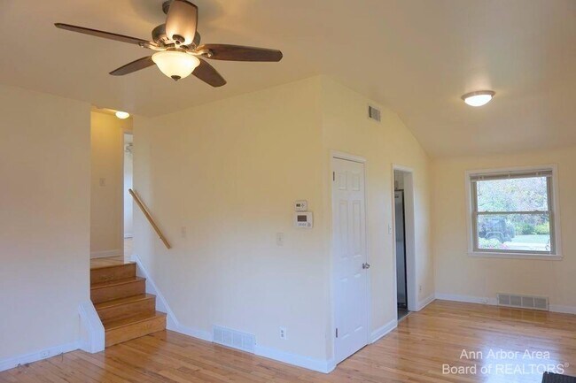 Foto del edificio - 3436 Edgewood Dr