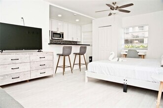 Building Photo - 4109 N Ocean Dr