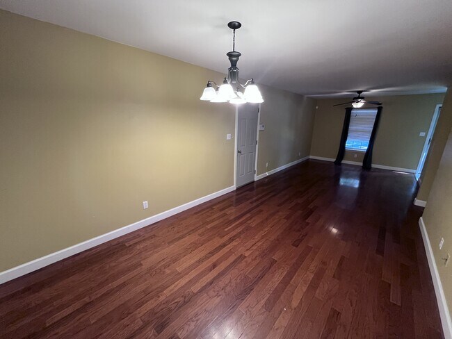 Foto del edificio - 188 Meadowick Dr