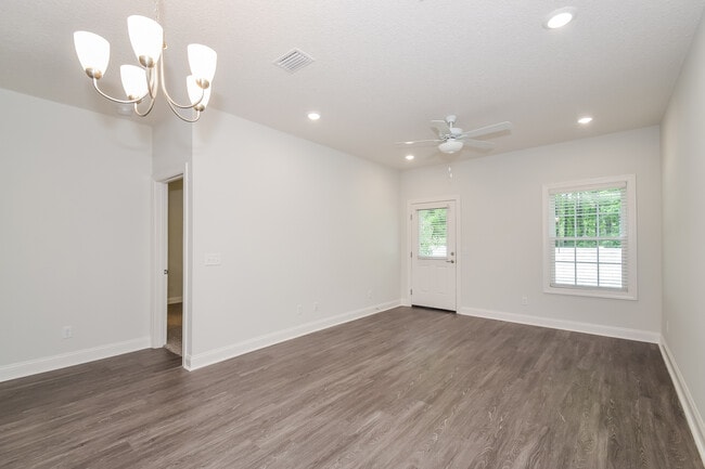 Building Photo - 1124 Walker Point Way