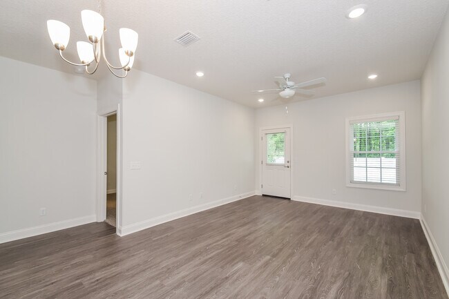 Foto del edificio - 1124 Walker Point Way