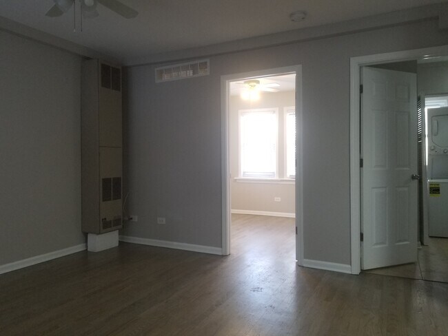 Foto del edificio - 3437 N Paulina St