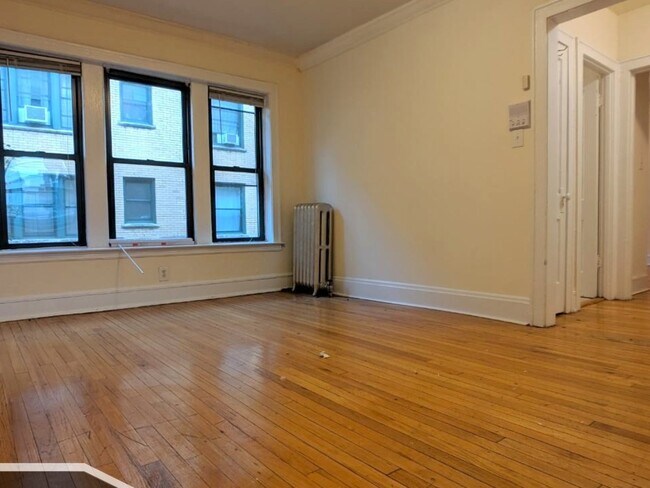 Foto del edificio - 2336 N Spaulding Ave