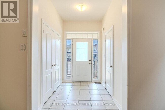 Building Photo - 83 Great Fls Blvd